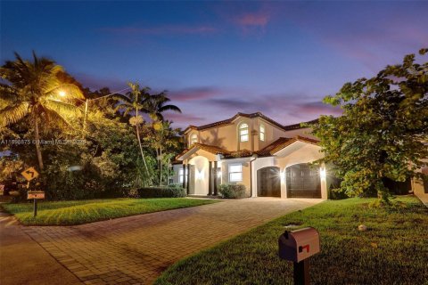 Casa en alquiler en Fort Lauderdale, Florida, 6 dormitorios, 340.86 m2 № 1950661 - foto 24