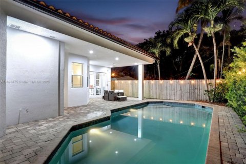 Casa en alquiler en Fort Lauderdale, Florida, 6 dormitorios, 340.86 m2 № 1950661 - foto 25