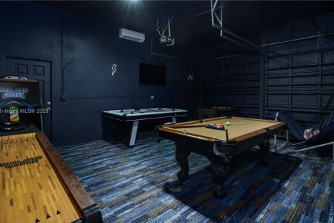 Casa en alquiler en Fort Lauderdale, Florida, 6 dormitorios, 340.86 m2 № 1950661 - foto 13