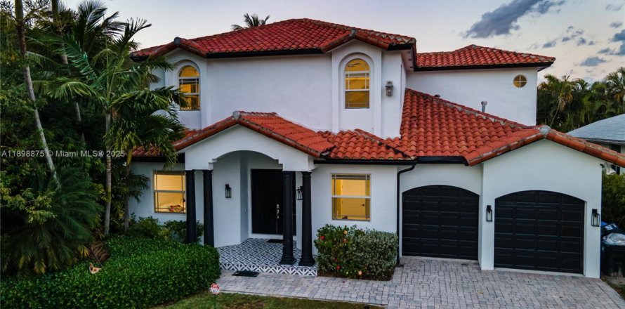 Casa en Fort Lauderdale, Florida 6 dormitorios, 340.86 m2 № 1950661
