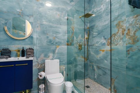 Casa en alquiler en Fort Lauderdale, Florida, 6 dormitorios, 340.86 m2 № 1950661 - foto 11