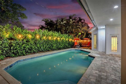 Casa en alquiler en Fort Lauderdale, Florida, 6 dormitorios, 340.86 m2 № 1950661 - foto 3