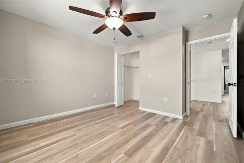 House in Miramar, Florida 5 bedrooms, 244.98 sq.m. № 2392577 - photo 21