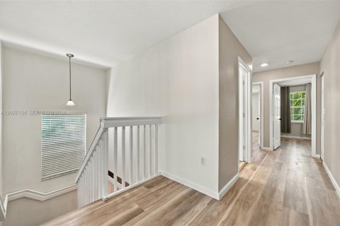 House in Miramar, Florida 5 bedrooms, 244.98 sq.m. № 2392577 - photo 14