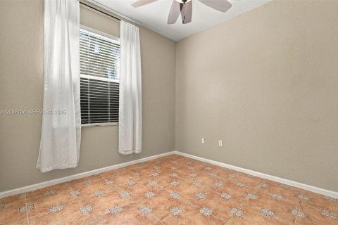 House in Miramar, Florida 5 bedrooms, 244.98 sq.m. № 2392577 - photo 25