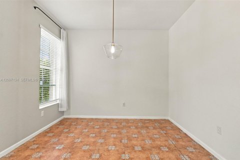 House in Miramar, Florida 5 bedrooms, 244.98 sq.m. № 2392577 - photo 6