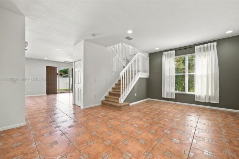 House in Miramar, Florida 5 bedrooms, 244.98 sq.m. № 2392577 - photo 7