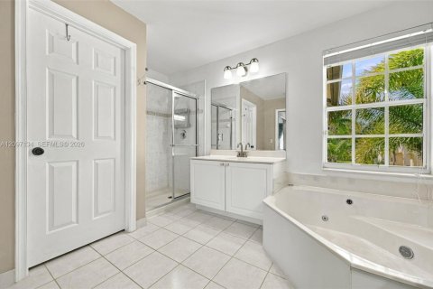 House in Miramar, Florida 5 bedrooms, 244.98 sq.m. № 2392577 - photo 18