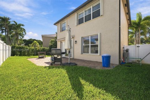House in Miramar, Florida 5 bedrooms, 244.98 sq.m. № 2392577 - photo 30