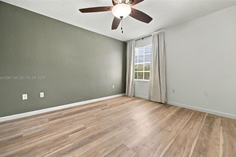 House in Miramar, Florida 5 bedrooms, 244.98 sq.m. № 2392577 - photo 24