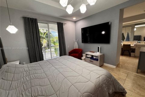 Townhouse in Hollywood, Florida 3 bedrooms, 214.05 sq.m. № 2399574 - photo 15
