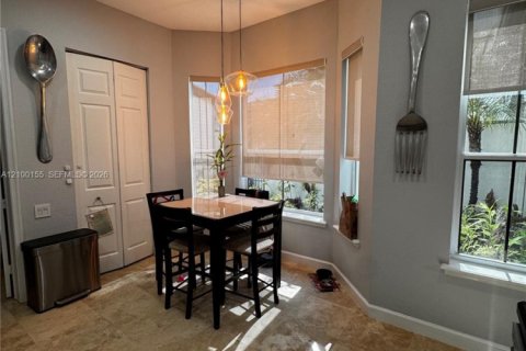 Townhouse in Hollywood, Florida 3 bedrooms, 214.05 sq.m. № 2399574 - photo 11