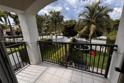 Townhouse in Hollywood, Florida 3 bedrooms, 214.05 sq.m. № 2399574 - photo 16