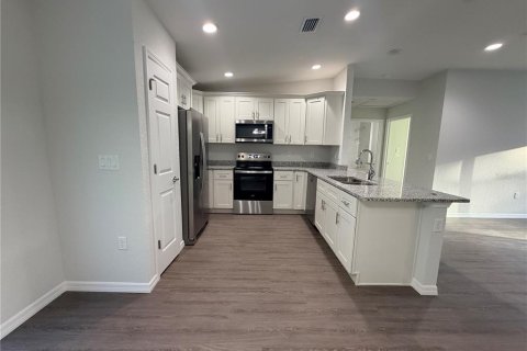 Villa ou maison à louer à Summerfield, Floride: 3 chambres, 122.82 m2 № 2418495 - photo 6