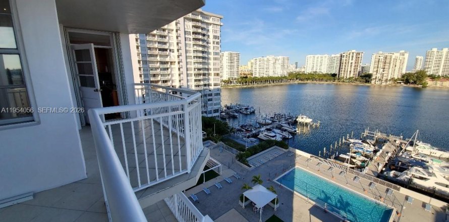 Condo in Aventura, Florida, 2 bedrooms  № 2019900