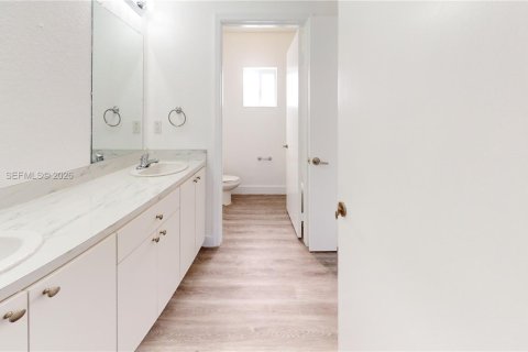 Купить таунхаус в Флорида-Сити, Флорида 3 спальни, 118.54м2, № 2005661 - фото 20