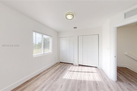 Купить таунхаус в Флорида-Сити, Флорида 3 спальни, 118.54м2, № 2005661 - фото 15