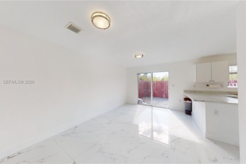 Купить таунхаус в Флорида-Сити, Флорида 3 спальни, 118.54м2, № 2005661 - фото 4