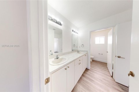 Купить таунхаус в Флорида-Сити, Флорида 3 спальни, 118.54м2, № 2005661 - фото 23