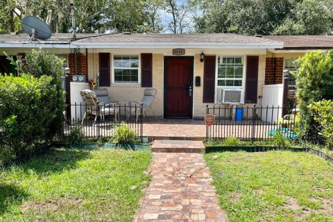 House in Jacksonville, Florida 2 bedrooms, 60.01 sq.m. № 770285 - photo 1