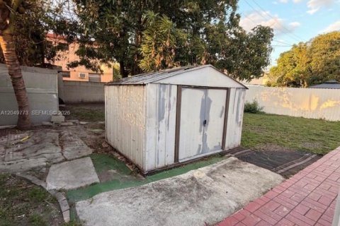 Villa ou maison à vendre à Hialeah, Floride: 4 chambres, 129.32 m2 № 2241618 - photo 3