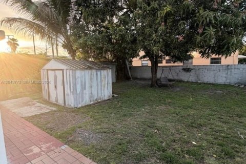 Villa ou maison à vendre à Hialeah, Floride: 4 chambres, 129.32 m2 № 2241618 - photo 2