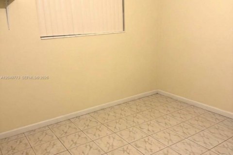Villa ou maison à vendre à Hialeah, Floride: 4 chambres, 129.32 m2 № 2241618 - photo 22