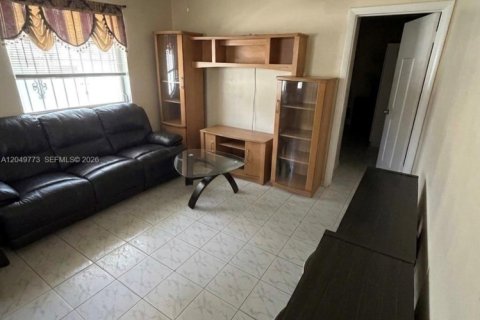 Villa ou maison à vendre à Hialeah, Floride: 4 chambres, 129.32 m2 № 2241618 - photo 14