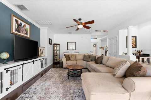 House in Pinellas Park, Florida 5 bedrooms, 319.21 sq.m. № 1572303 - photo 14