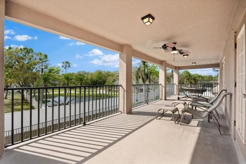 House in Pinellas Park, Florida 5 bedrooms, 319.21 sq.m. № 1572303 - photo 27