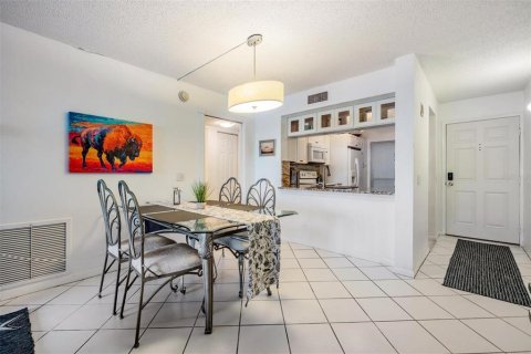 Copropriété à vendre à Saint Petersburg, Floride: 2 chambres, 87.79 m2 № 2238417 - photo 12