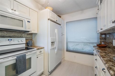 Copropriété à vendre à Saint Petersburg, Floride: 2 chambres, 87.79 m2 № 2238417 - photo 10