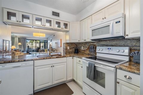 Copropriété à vendre à Saint Petersburg, Floride: 2 chambres, 87.79 m2 № 2238417 - photo 8