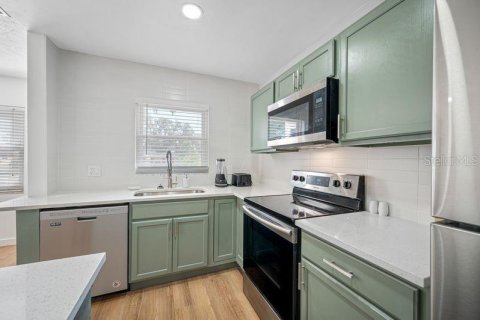 House in Tampa, Florida 3 bedrooms, 128.86 sq.m. № 2157136 - photo 7