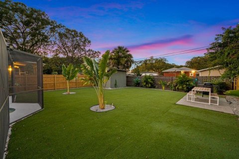 House in Tampa, Florida 3 bedrooms, 128.86 sq.m. № 2157136 - photo 25
