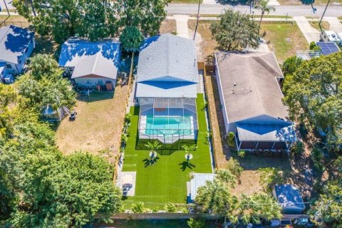 House in Tampa, Florida 3 bedrooms, 128.86 sq.m. № 2157136