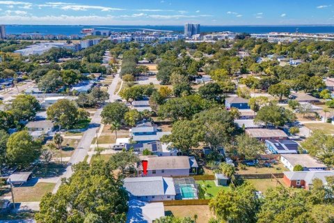 House in Tampa, Florida 3 bedrooms, 128.86 sq.m. № 2157136 - photo 3