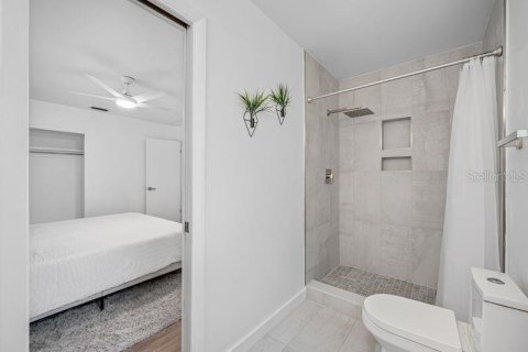 House in Tampa, Florida 3 bedrooms, 128.86 sq.m. № 2157136 - photo 13