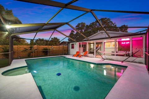 House in Tampa, Florida 3 bedrooms, 128.86 sq.m. № 2157136 - photo 20