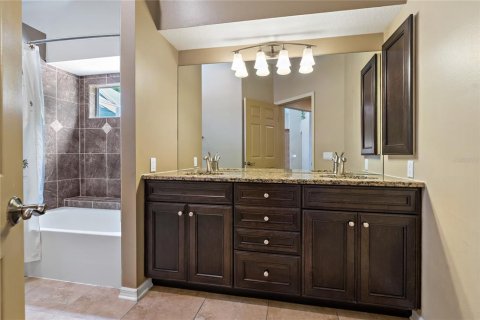 Casa en venta en New Port Richey, Florida, 4 dormitorios, 230.49 m2 № 1806741 - foto 29