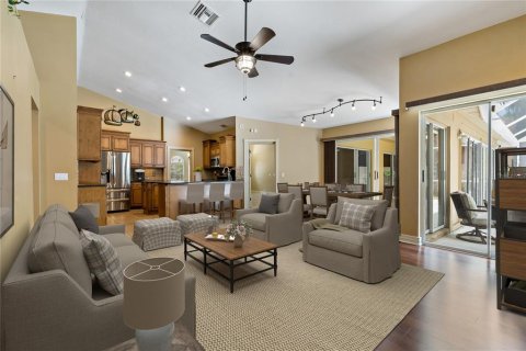 Casa en venta en New Port Richey, Florida, 4 dormitorios, 230.49 m2 № 1806741 - foto 3