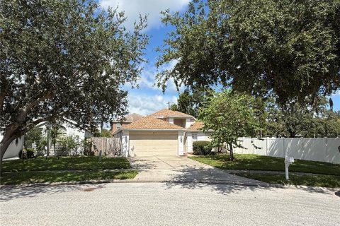 Casa en venta en Tampa, Florida, 3 dormitorios, 170.75 m2 № 1915362 - foto 2
