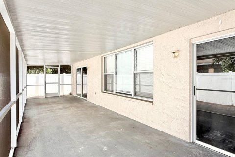 Casa en venta en Tampa, Florida, 3 dormitorios, 170.75 m2 № 1915362 - foto 22