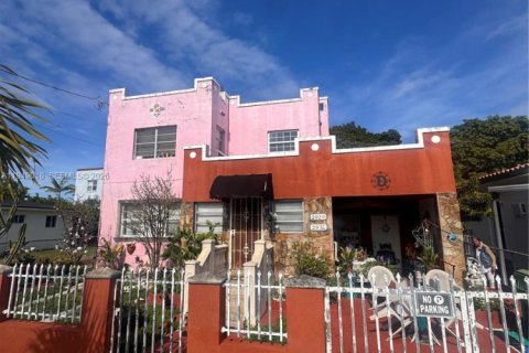 Коммерческая недвижимость в Майами, Флорида 226.87м2 № 2005488