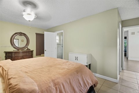 Купить виллу или дом в Лодерхилл, Флорида 3 спальни, 147.25м2, № 1938779 - фото 16