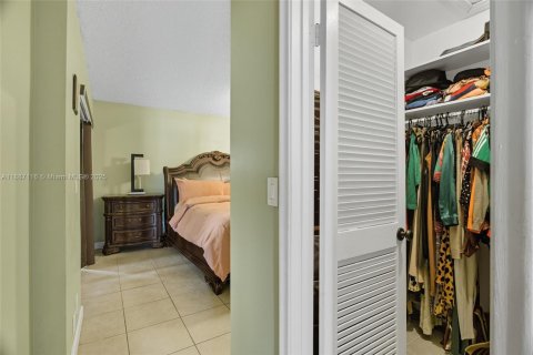 Купить виллу или дом в Лодерхилл, Флорида 3 спальни, 147.25м2, № 1938779 - фото 15