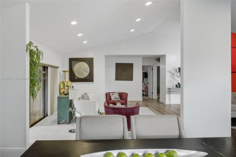 Купить виллу или дом в Лодерхилл, Флорида 3 спальни, 147.25м2, № 1938779 - фото 10