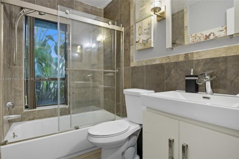 Villa ou maison à vendre à Lauderhill, Floride: 3 chambres, 147.25 m2 № 1938779 - photo 20