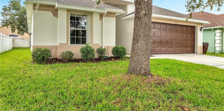 Villa ou maison à Kissimmee, Floride 4 chambres, 175.96 m2 № 1803241