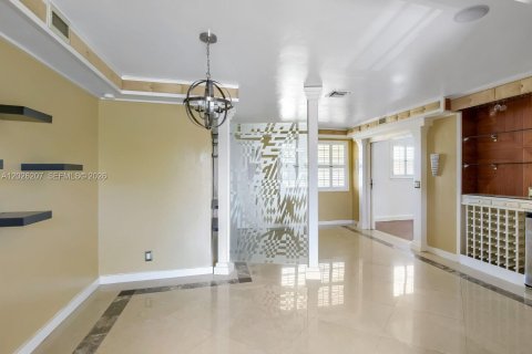 Copropriété à louer à Oakland Park, Floride: 2 chambres, 77.11 m2 № 2246059 - photo 4